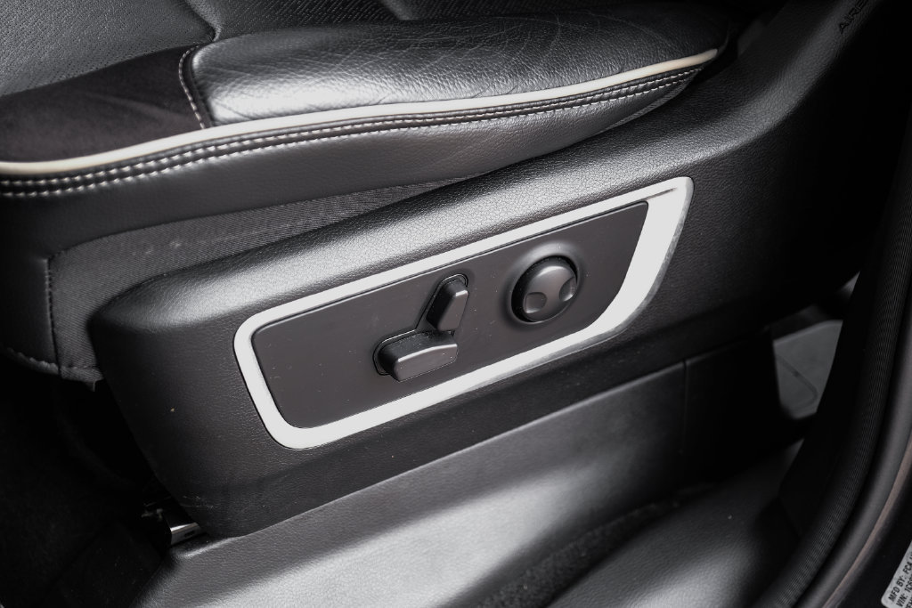 Used 2023 RAM 1500 Laramie AWD/4WD image 46