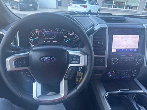 Used 2020 Ford F250 Lariat w/ Chrome Package image 11