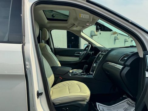Used 2018 Ford Explorer Platinum AWD/4WD image 13