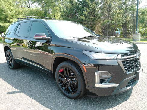 Certified 2023 Chevrolet Traverse Premier w/ Redline Edition AWD/4WD image 2
