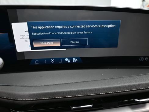 Used 2024 Cadillac XT4 Luxury w/ Cold Weather Package image 19