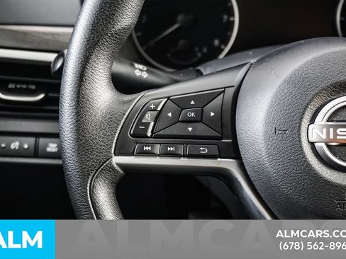 Used 2025 Nissan Altima 2.5 SV FWD image 25