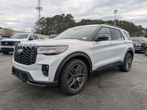 New 2026 Ford Explorer ST-Line image 8