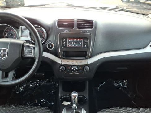 Used 2020 Dodge Journey SE w/ Blacktop Package image 9