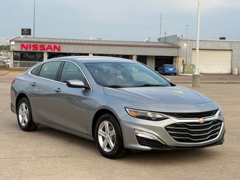 Used 2025 Chevrolet Malibu LS image 5