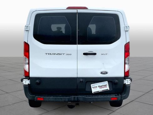 Used 2017 Ford Transit 350 XLT image 4