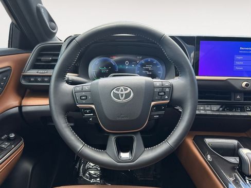 Used 2025 Toyota Crown Signia w/ Advanced Technology Package AWD/4WD image 13
