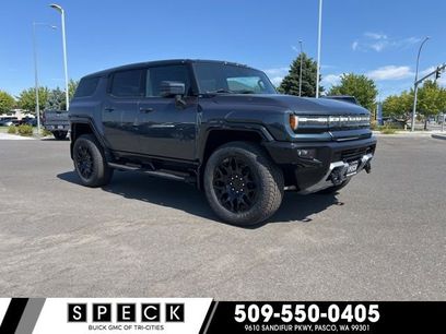 New 2025 GMC Hummer EV 2X w/ LPO, Dark Essentials Package