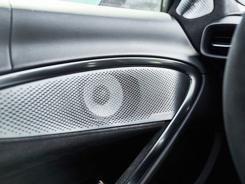 Used 2024 McLaren Artura RWD image 33