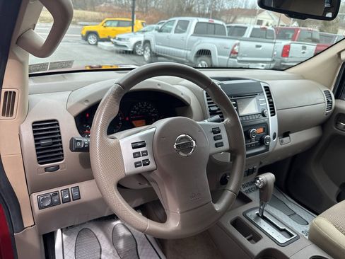 Used 2014 Nissan Frontier SV w/ SV Value Truck Package AWD/4WD image 29