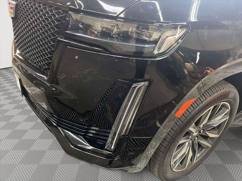 Used 2024 Cadillac Escalade Sport AWD/4WD image 9