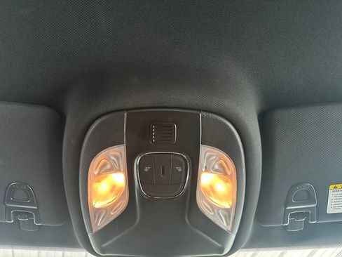 Used 2025 Jeep Compass Limited AWD/4WD image 25