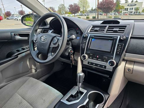 Used 2012 Toyota Camry LE image 11