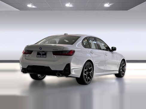Used 2026 BMW 330i Sedan w/ M Sport Package RWD image 8