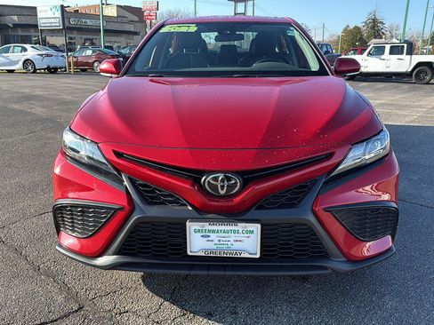 Used 2023 Toyota Camry SE image 3