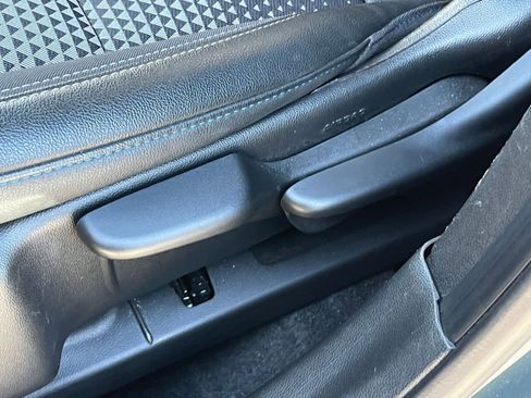 Used 2025 Chevrolet Trax LT image 22