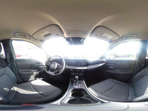 Used 2025 Nissan Kicks SV image 40