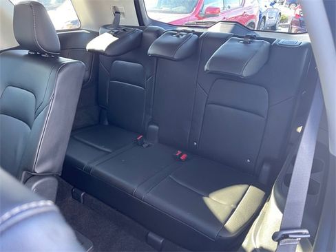 Used 2024 Nissan Pathfinder SL w/ Lighting Package (N92) image 21