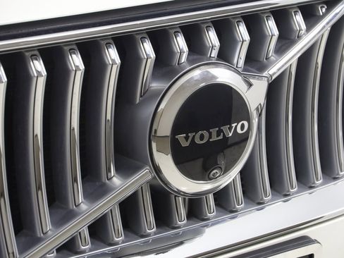 Used 2024 Volvo XC90 T8 Ultimate w/ Protection Package Premier image 18