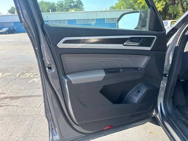 Used 2022 Volkswagen Atlas SE FWD image 11