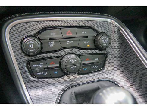 Used 2015 Dodge Challenger R/T Scat Pack w/ Leather Interior Group image 20