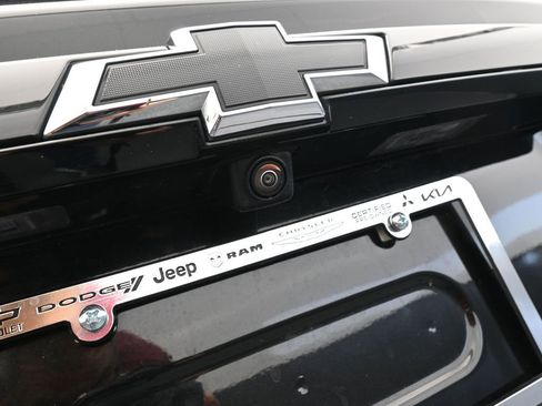 Used 2023 Chevrolet Traverse LT w/ Midnight/Sport Edition image 40