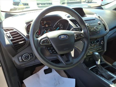 Used 2017 Ford Escape SE image 9