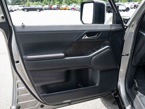 Used 2024 Lexus GX 550 w/ Accessory Package (Z1) AWD/4WD image 27