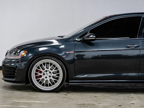 Used 2017 Volkswagen GTI SE image 13