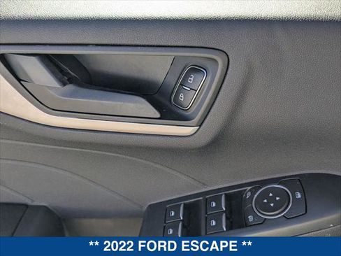 Certified 2022 Ford Escape SE w/ SE Sport Appearance Package image 11