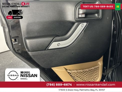 Used 2017 Jeep Wrangler Unlimited Sahara w/ Connectivity Group image 32