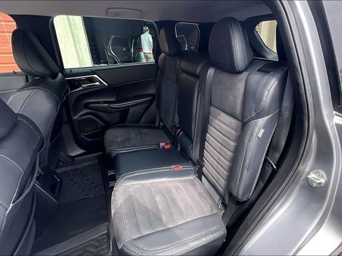 Used 2023 Mitsubishi Outlander SE AWD/4WD image 25