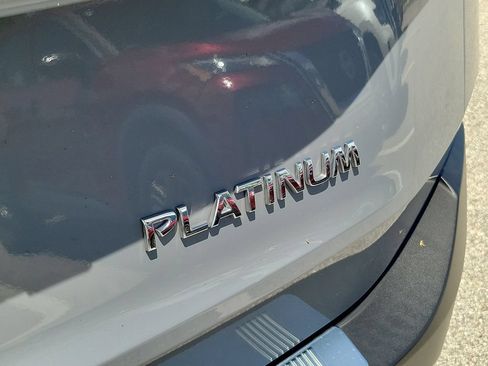Used 2023 Nissan Rogue Platinum w/ Platinum Premium Package FWD image 9