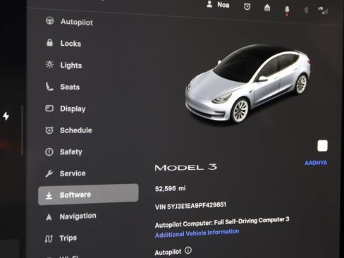 Used 2023 Tesla Model 3 Standard Range image 19