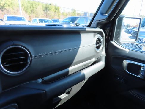 Used 2023 Jeep Wrangler Unlimited Sahara w/ Cold Weather Group image 26