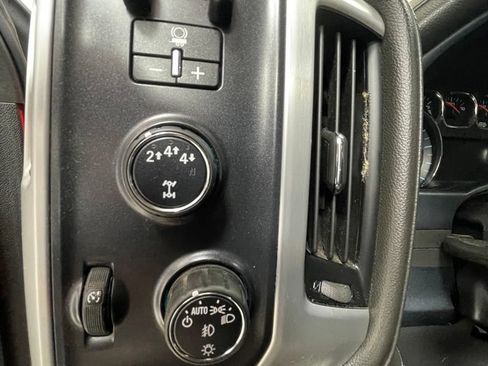 Used 2018 GMC Sierra 2500 SLT w/ Duramax Plus Package AWD/4WD image 17