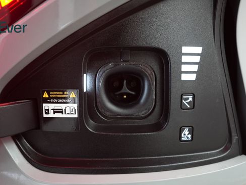 Used 2025 Kia EV6 Wind image 10