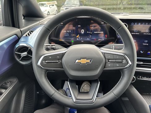 New 2026 Chevrolet Equinox EV LT image 14