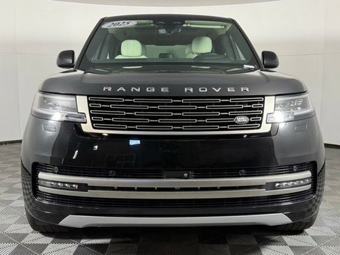 Used 2025 Land Rover Range Rover SE AWD/4WD image 11