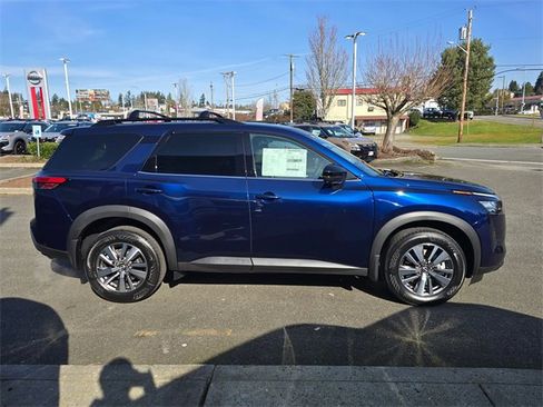 New 2026 Nissan Pathfinder SL image 4