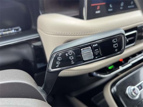 Used 2023 Lincoln Nautilus Reserve image 27