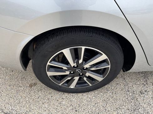 Used 2025 Nissan Versa SV FWD image 28