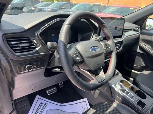 Certified 2024 Ford Escape ST-Line w/ Tech Pack #1 AWD/4WD image 7