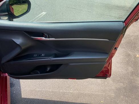 Used 2020 Toyota Camry LE FWD image 35