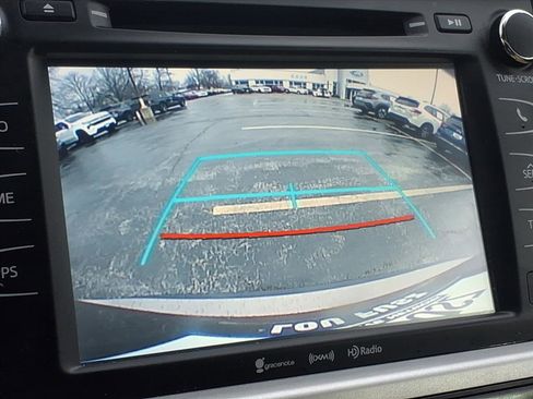 Used 2017 Toyota Highlander XLE image 11