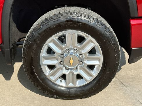 Used 2025 Chevrolet Silverado 2500 High Country w/ High Country Premium Package image 10