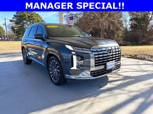 Used 2023 Hyundai Palisade Calligraphy image 1