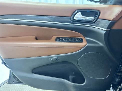 Used 2021 Jeep Grand Cherokee Overland image 4