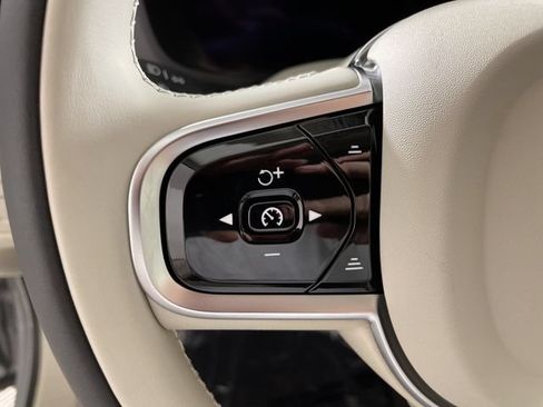 Certified 2025 Volvo XC60 T8 Plus w/ Protection Package Premier AWD/4WD image 29
