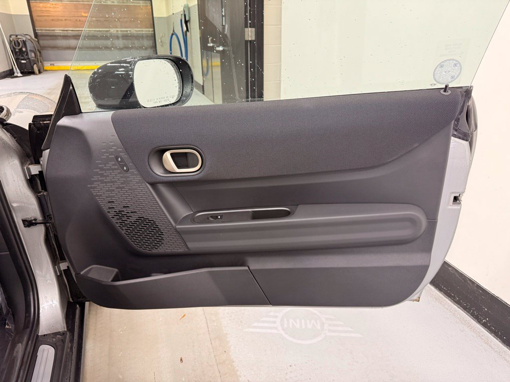 Used 2025 MINI Cooper 2-Door Hardtop FWD image 21